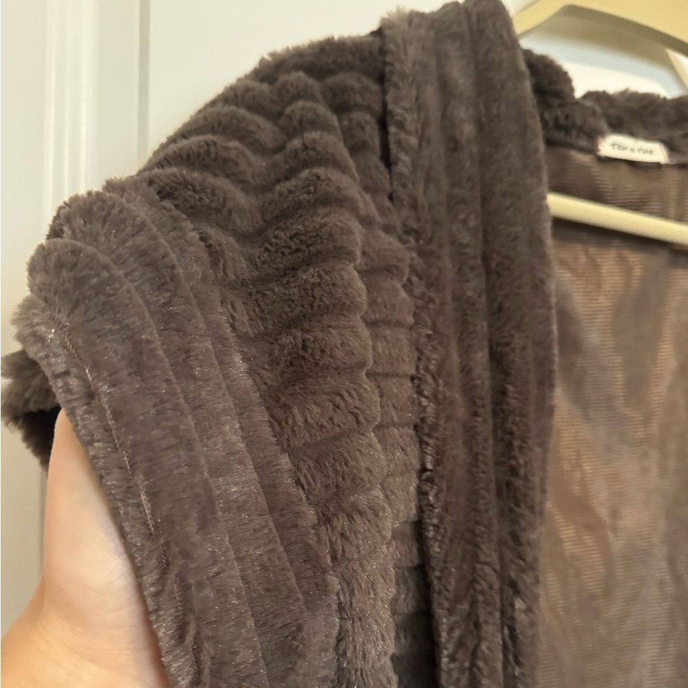 Tan Brown Faux Fur Shrug Cardigan Short Sleeve Cozy Chic Old Money Fall Fashion - Picture 5 of 10